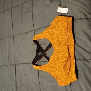 NWT Gap Fit Studio Sports bra L
